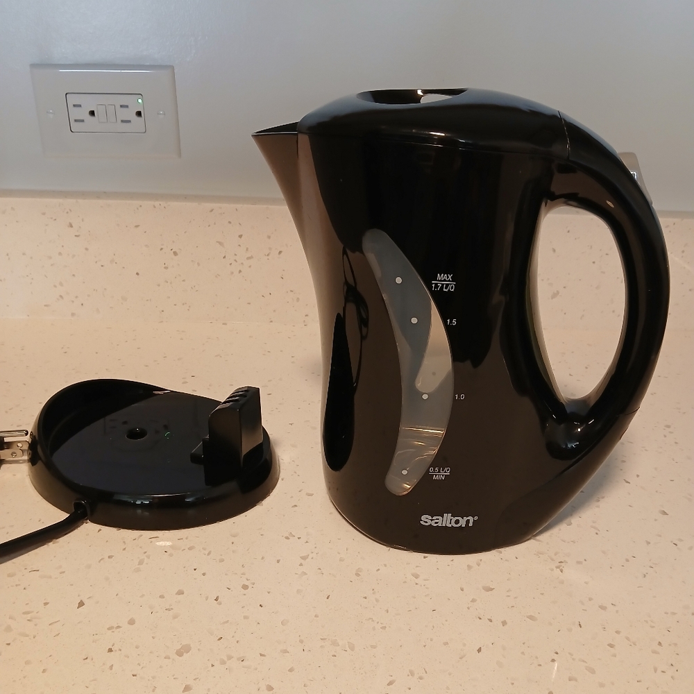 Salton Black 1.7L Electric Kettle